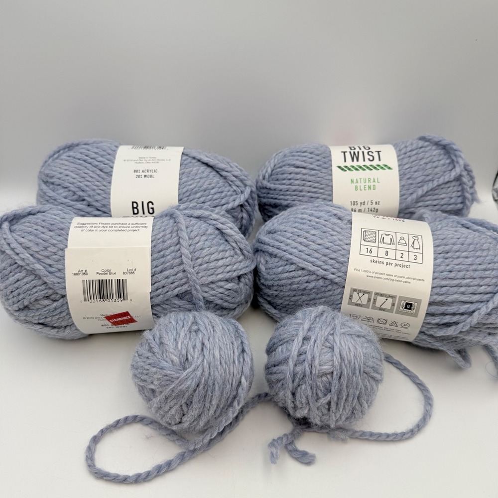 Big Twist Natural Blend Powder Blue Super Bulky Yarn Lot 4 Skeins 2 Balls Wool